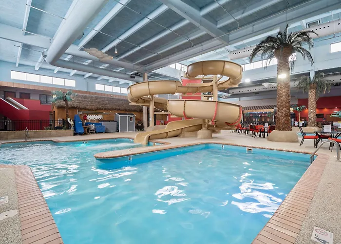 Central hotel: Ramada By Wyndham Sioux Falls Airport - Waterpark Resort & Event Center