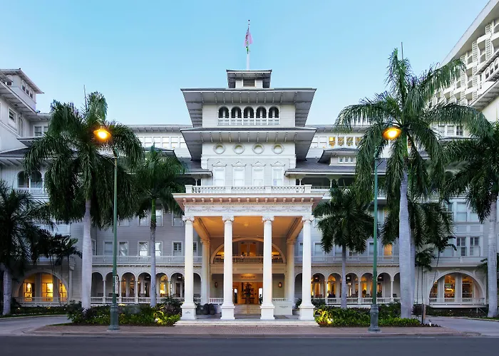 Romantic hotel: Moana Surfrider, A Westin Resort & Spa, Waikiki Beach