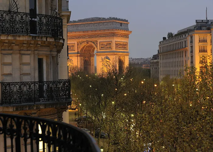 Luxury hotel only: Royal Hotel Paris Champs Elysees