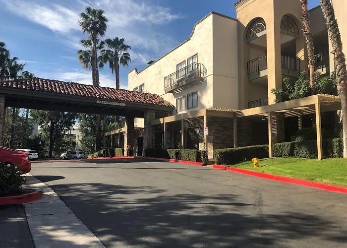 Beach hotel: Comfort Inn & Suites Orange County John Wayne Airport