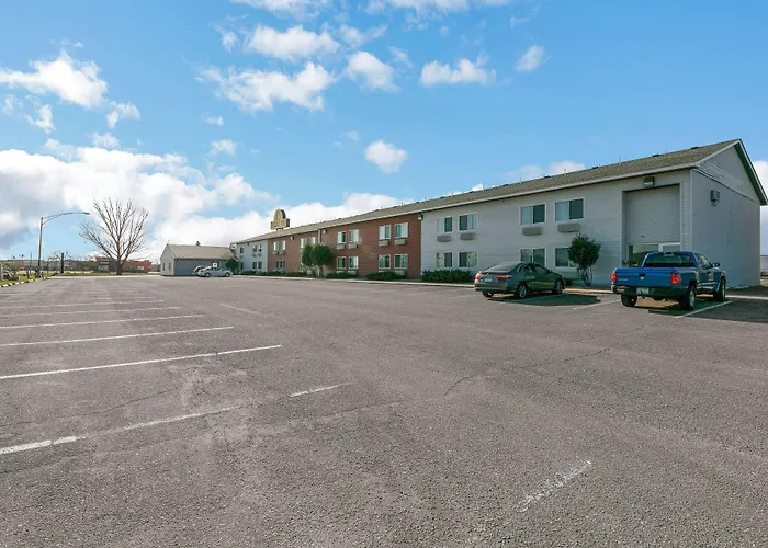 Days Inn By Wyndham Alexandria Mn