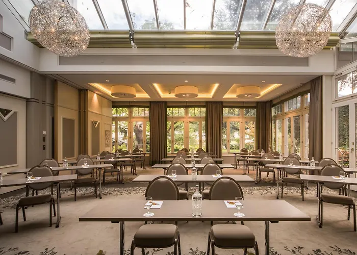 Luxury hotel only: Hotel Interlaken