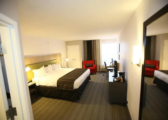 Greentree Inn & Suites Phoenix Sky Harbor