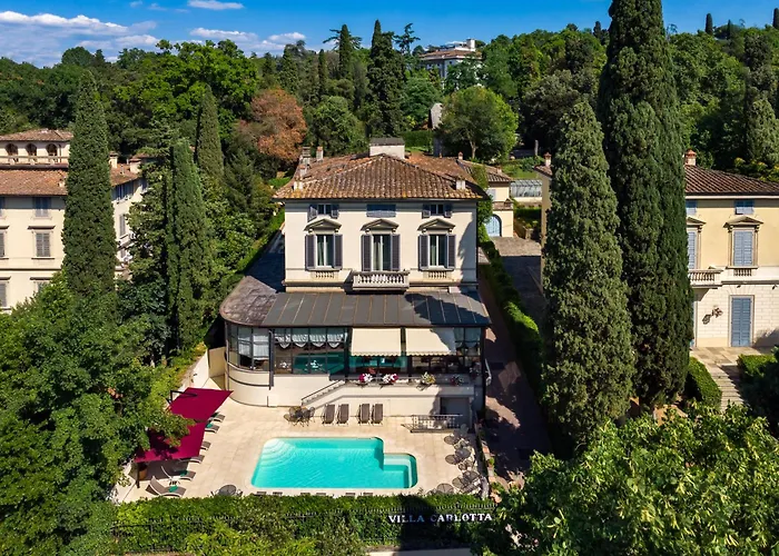 Hotel Con Piscina Villa Carlotta