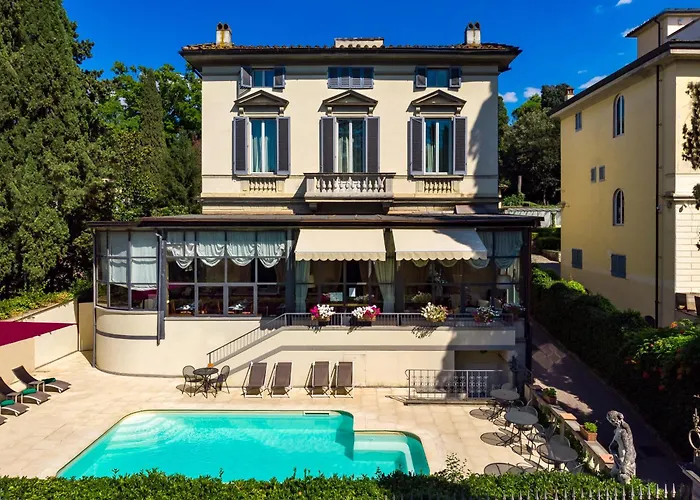 Hotel Con Piscina Villa Carlotta