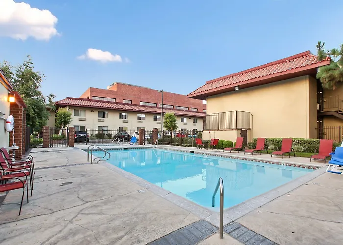 Beach hotel: Red Roof Inn Santa Ana