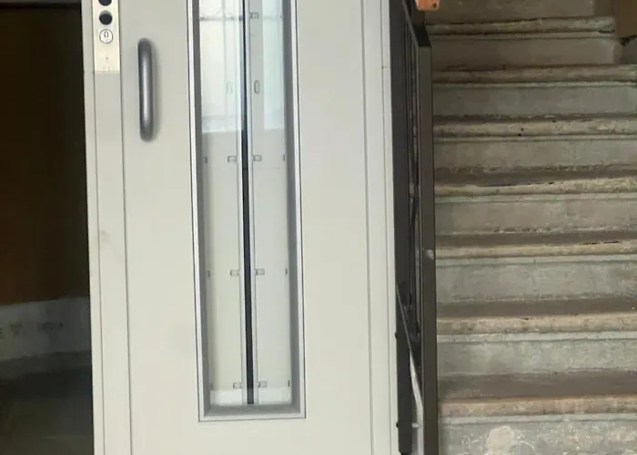 Alla Scalinata del Teatro Rossetti parcheggio
