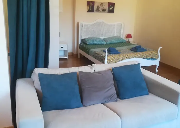 Un Joli Pied a Terre