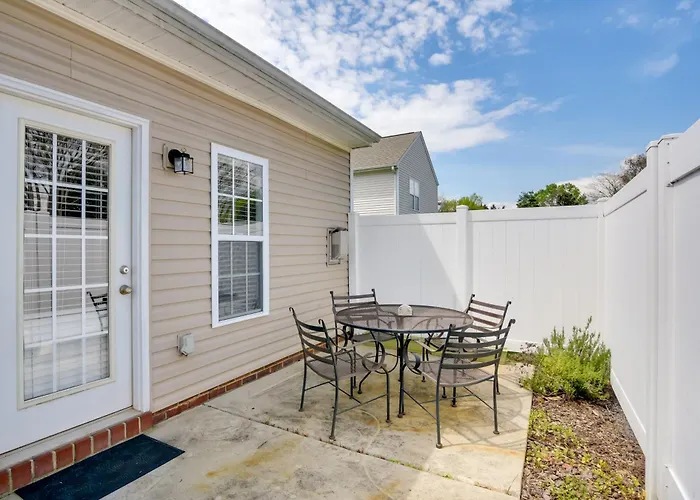 Inviting High Point Townhome With Patio + Privacy!
