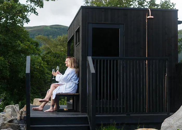 Pet Friendly hotel: Seabeds - Luxury Lookouts With Hot Tubs