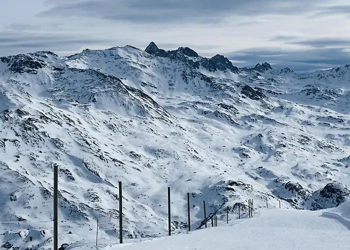 L'Ourson skis aux pieds