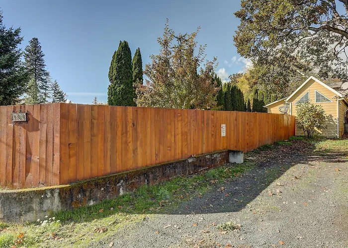 Pet Friendly Waveseeker Private Yard