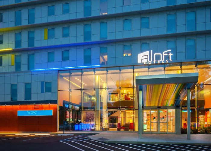 3 star hotel: Aloft New York Laguardia Airport