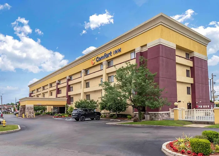 Central hotel: Comfort Inn Tulsa Midtown