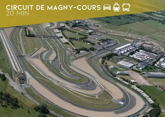 Le Noeud vert Appartement sur le thème de Nevers, 65 m2 en coeur de ville avec parking, accès inclus à salle de sport de 2000m2, Sauna&Hammam, by PRIMO C0NCIERGERIE