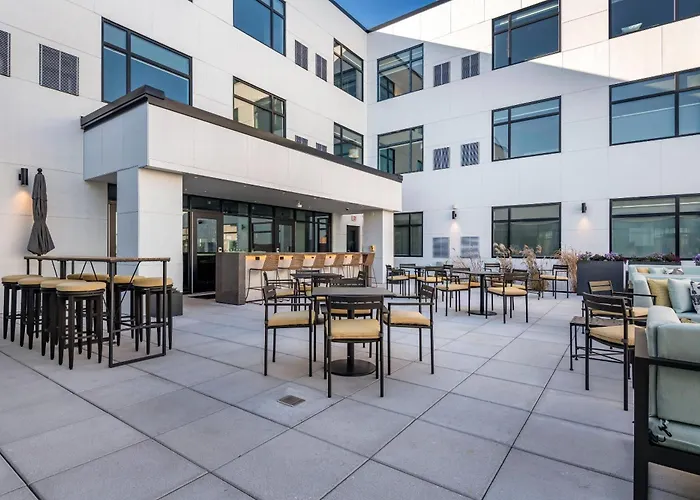 Cambria Hotel Portland Downtown Old Port
