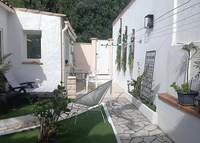 MARTIGUES Adorable petite guest house