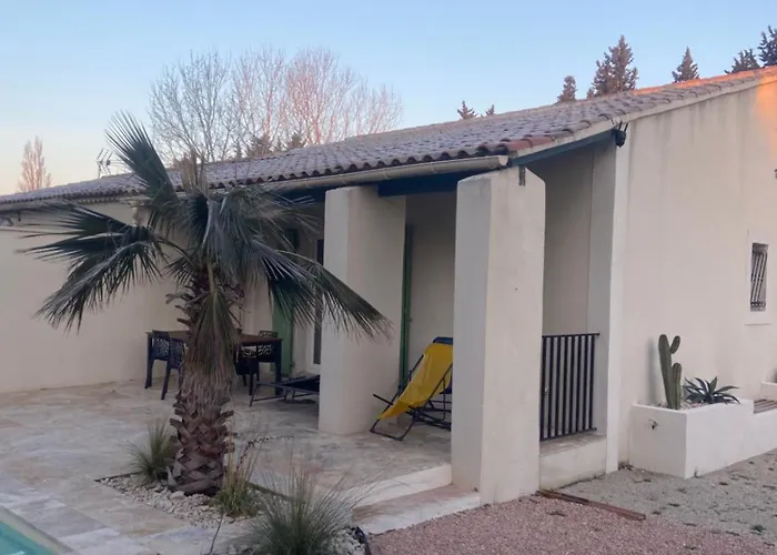 Maison avec piscine et jacuzzi proche de la rivière idéale pour un séjour détente