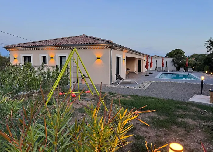Villa Floria Neuve avec Piscine Privée Chauffée en Sud Ardèche