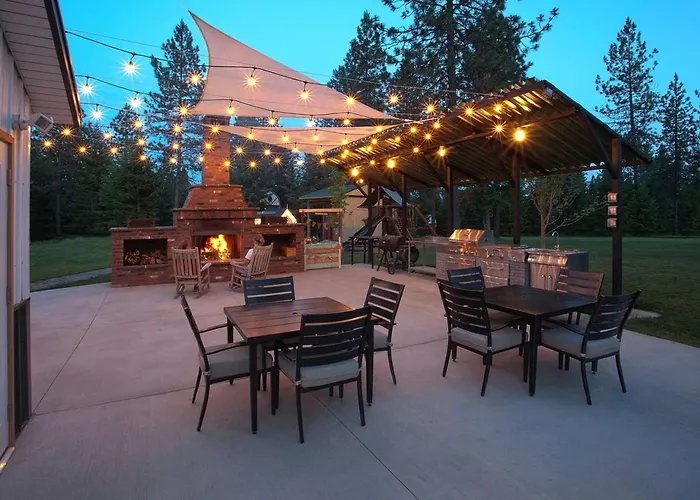 Spacious Vacation Rental For Groups Or Events With Sauna And Hot Tub In Athol, Idaho