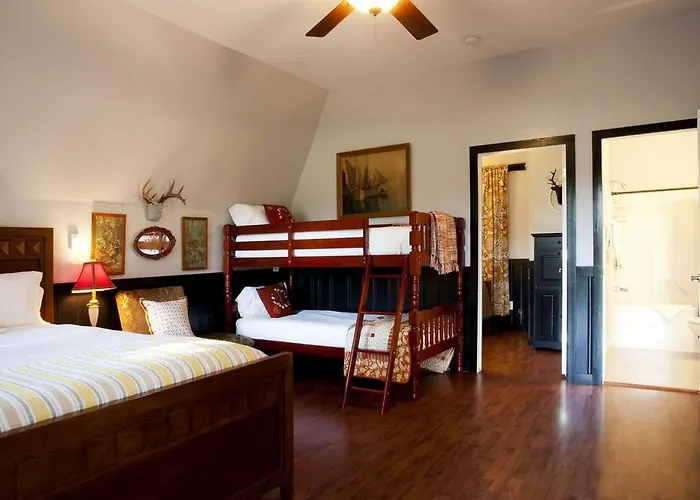 Spacious Vacation Rental For Groups Or Events With Sauna And Hot Tub In Athol, Idaho