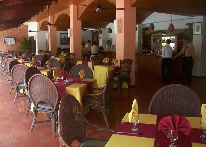 Hotel cerca del colegio: Hispaniola & Casino