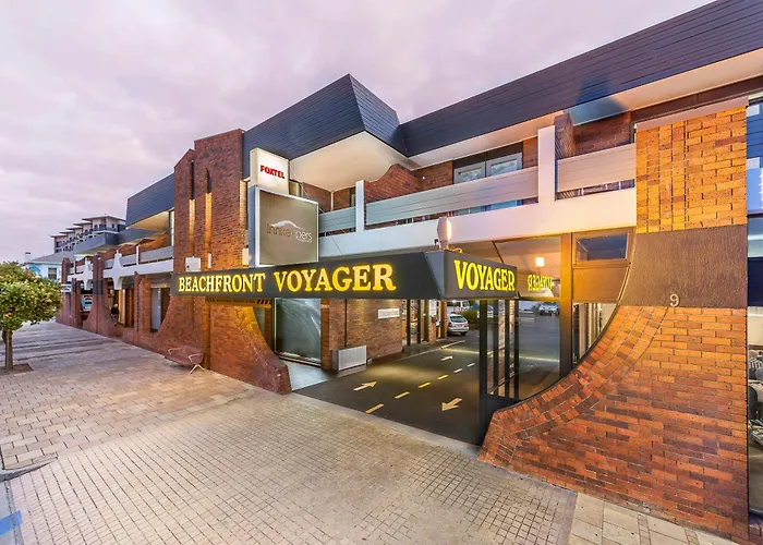 Beach hotel: Beachfront Voyager Motor Inn