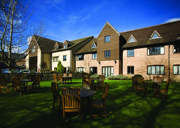 Luxury hotel only: Voco Oxford Spires By Ihg