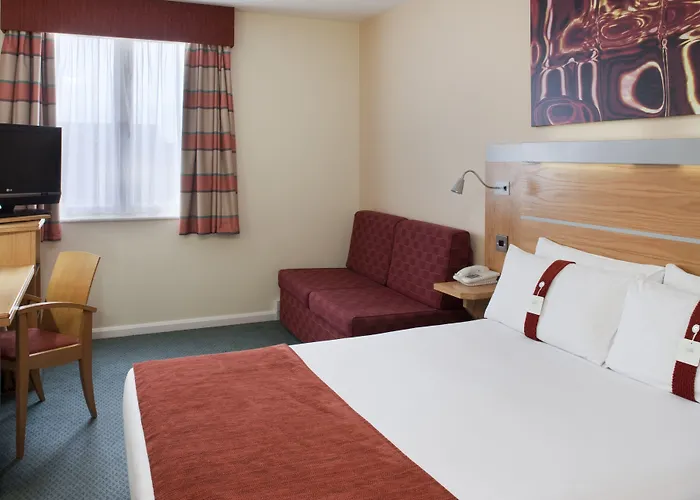Pet Friendly hotel: Holiday Inn Express Cardiff Bay By Ihg