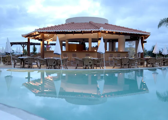 Beach hotel: Suite Hotel Eden Mar - Portobay