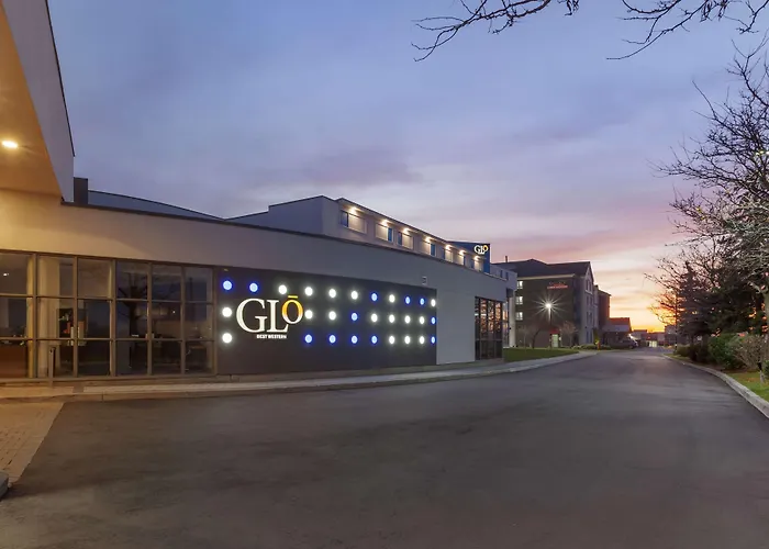 Hotels Close to Airport Glo Best Western Mississauga Corporate Centre