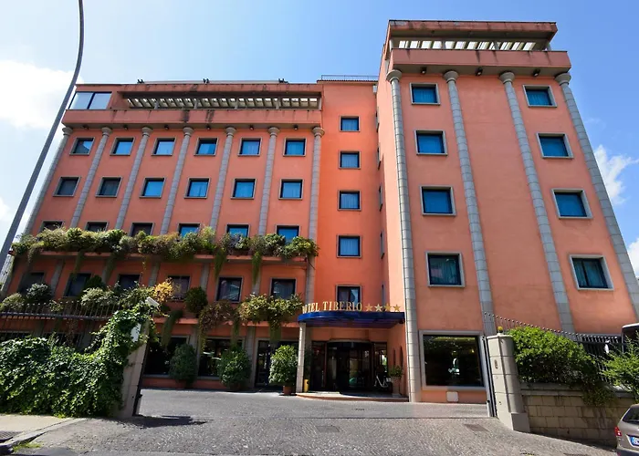Hotel con piscina: Grand Hotel Tiberio