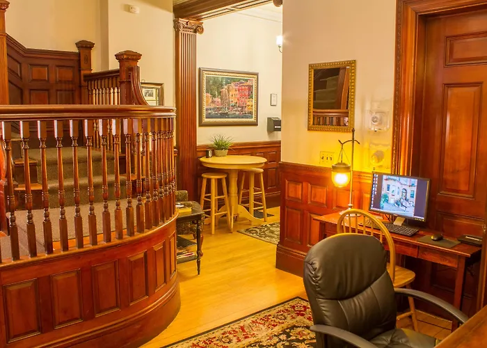 Central hotel: Beacon Inn 1087