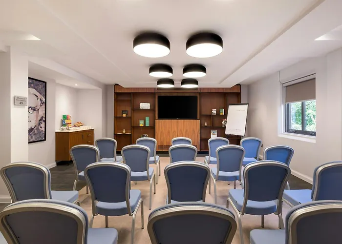 Boutique hotel only: Courtyard By Marriott Glasgow Airport