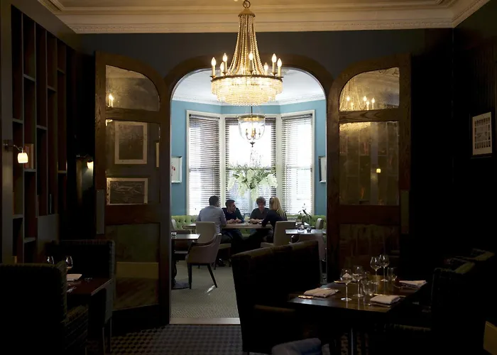 Lodge - Putney
