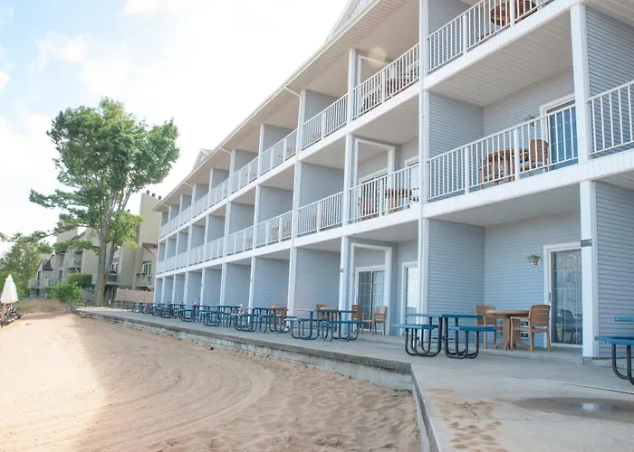 Romantic hotel: Grand Beach Resort Hotel