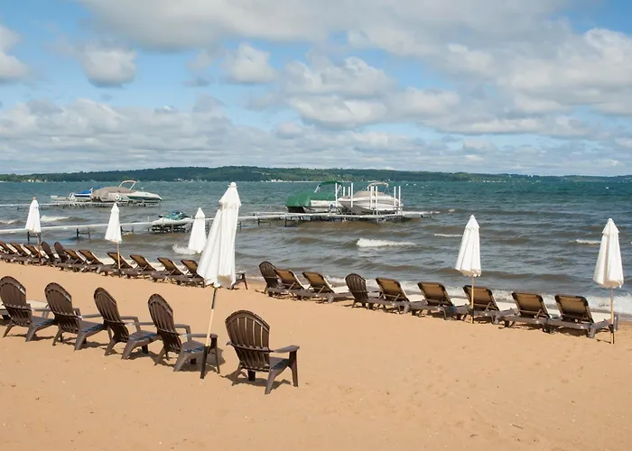 Romantic hotel: Grand Beach Resort Hotel
