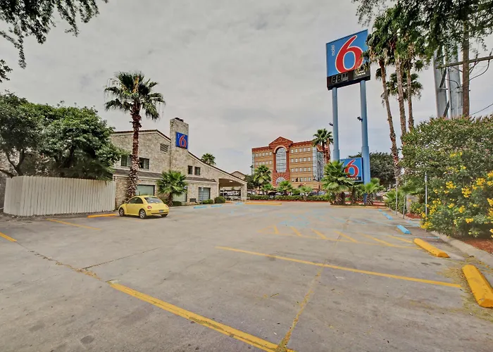 Family Friendly Hotels Motel 6-San Antonio, Tx - Downtown - Market Square
