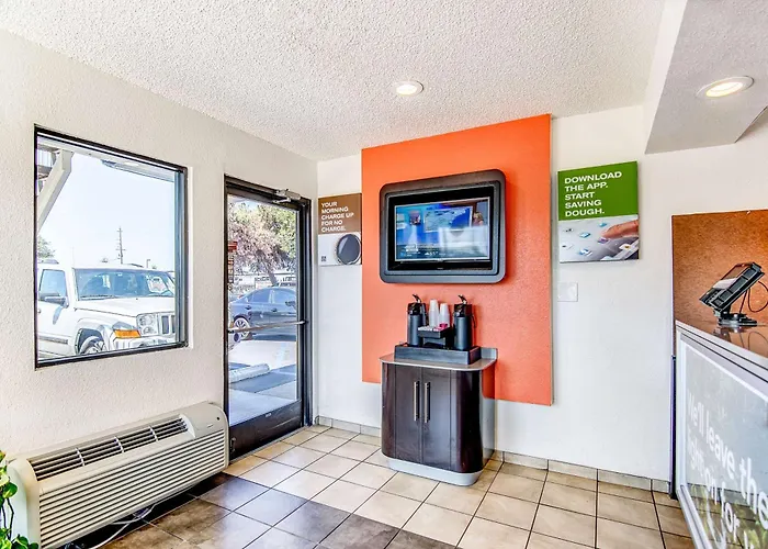 Motel 6-, Ca - Charter Way West