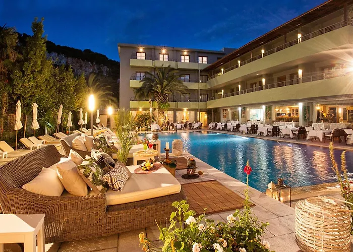Hotel near College: La Piscine Art Hotel, Philian Hotels And Resorts (Adults Only)
