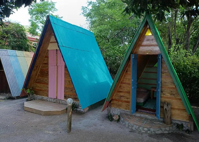NOMADAS chalés, mini casinhas, bangalôs , área de camping e cozinha compartilhada