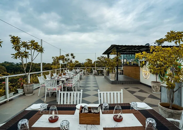 Family Hotel: Tripli Hotels Shiv Villas