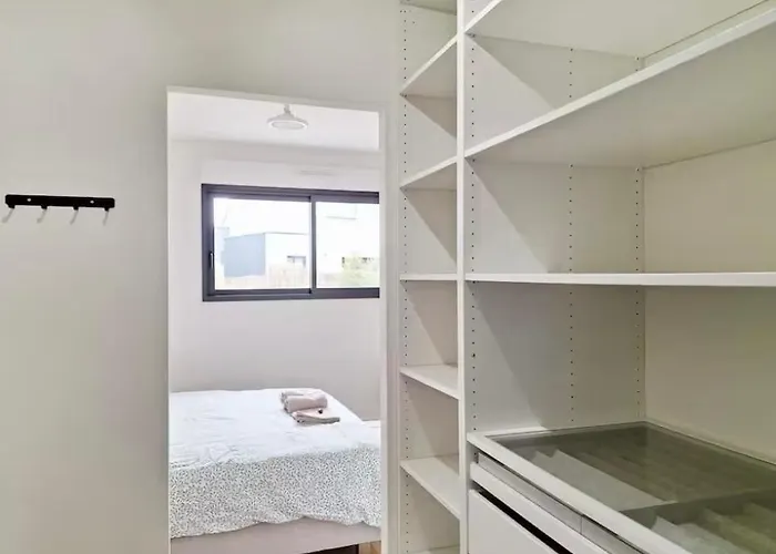 Villa Kerluz - Sleeps 6 In Great Comfort