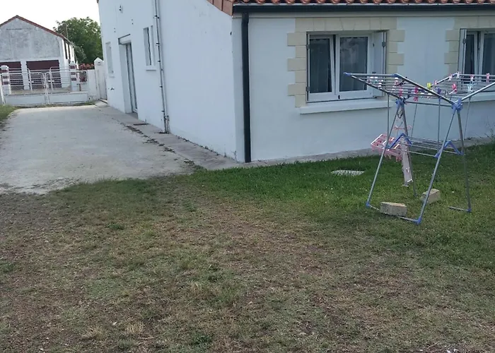 Petite maison avec jardin privé