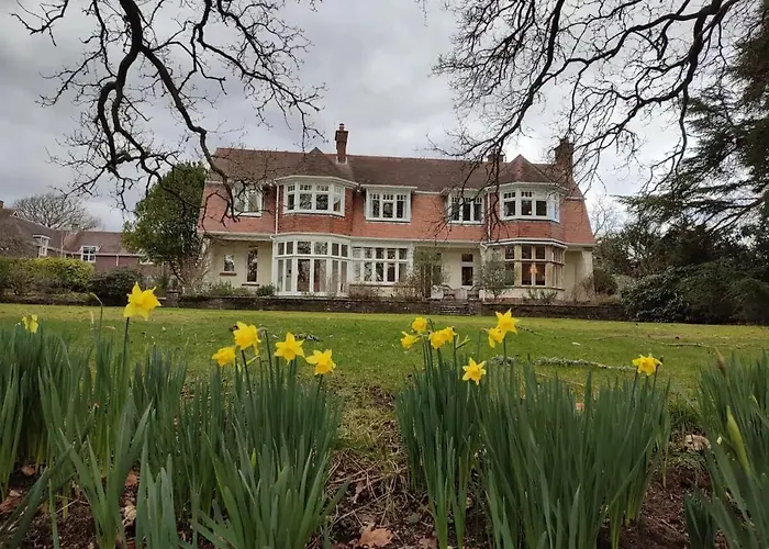 Arnewood Manor