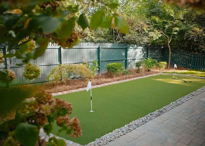 Briarwood Cottage Hot Tub Putt Putt Games