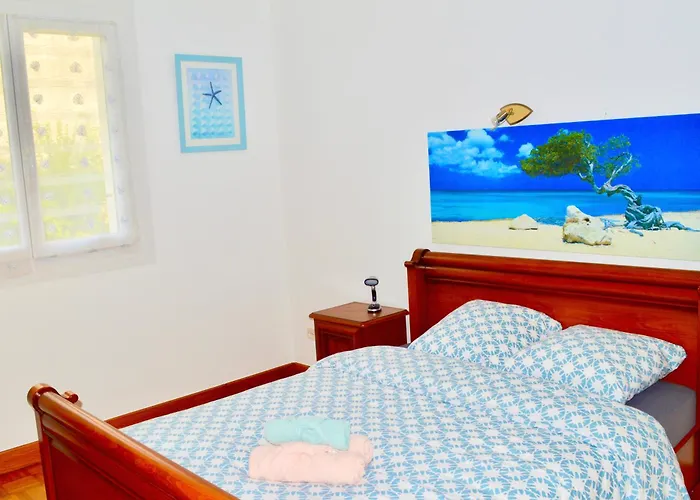 Garden House 3 chambres, parking privé, 15min La Rochelle, 20min île de ré, proche golf de la prée, wifi,