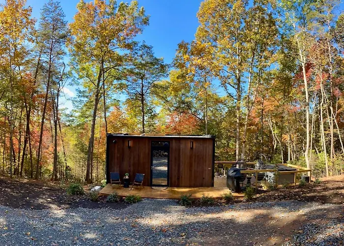 Luxury Mirror House-Private, Hot Tub, 1 Way Glass