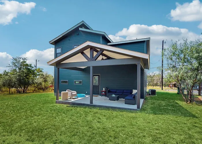 Modern Living In Texas! Home 2 Blocks To Lake Lbj