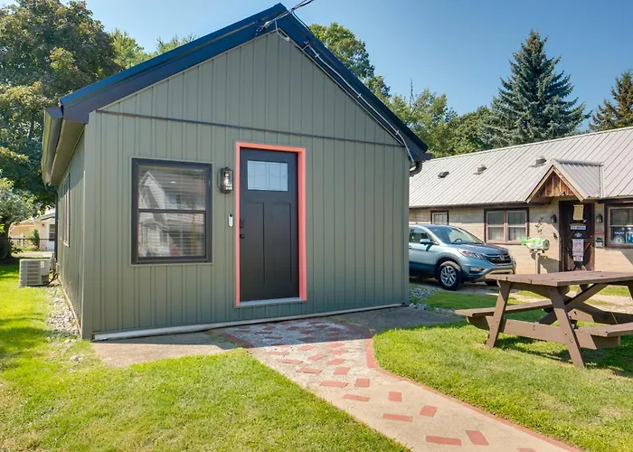 'Zen Haven' Lakefront Erie Home W/ Shore Access
